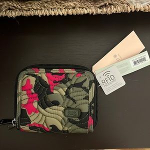 Lug RFID protected quilted wallet